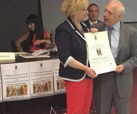 Assegnato alla preside Mariarosaria Russo  il Premio Internazionale “Giustizia e Dignità Umana 2017”